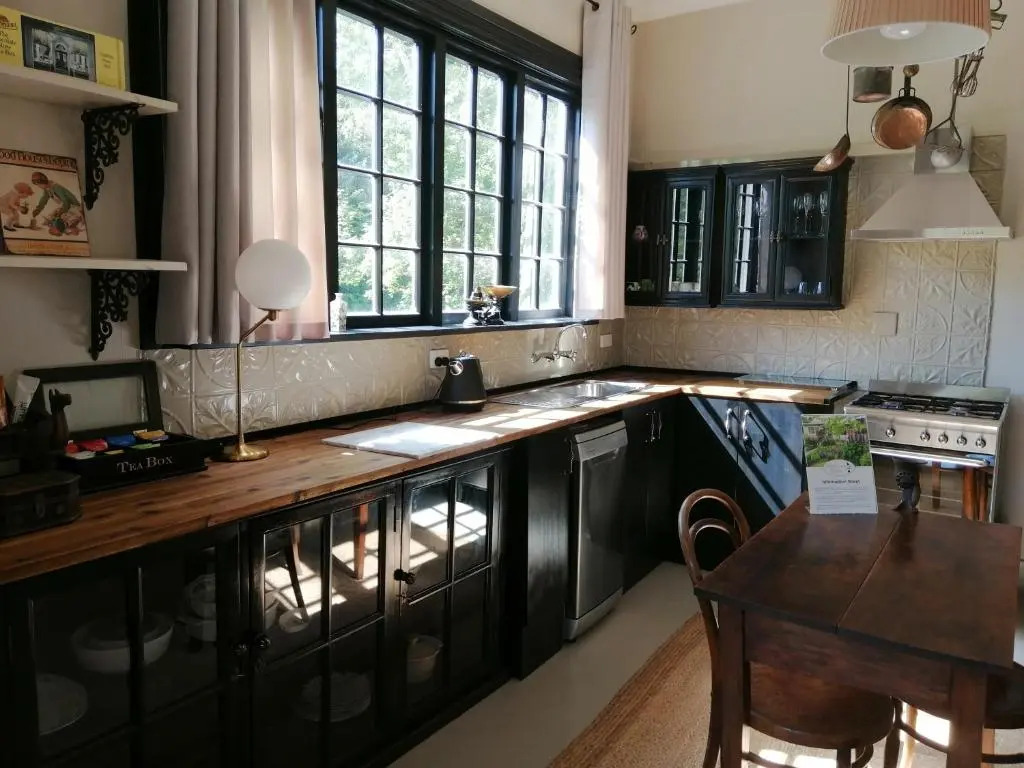 Pickled Pigeon Cottage