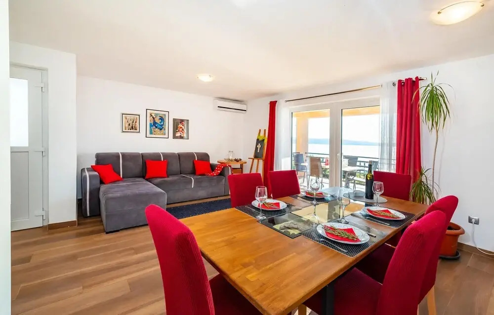 Amazing Home in Novigrad With 5 Bedrooms, Wifi and Outdoor Swimming Pool