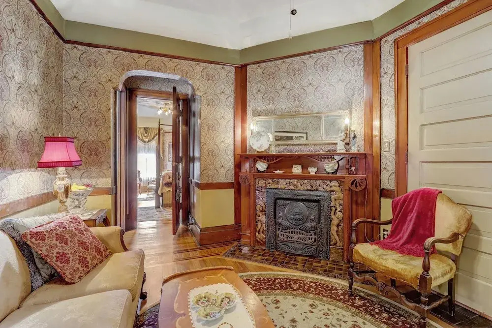 Schuster Mansion Bed & Breakfast