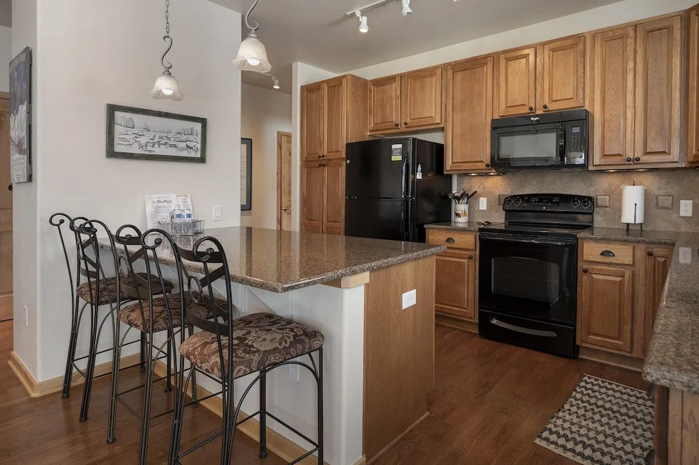 Trailhead Lodge 734 2 Bedroom Condo by RedAwning
