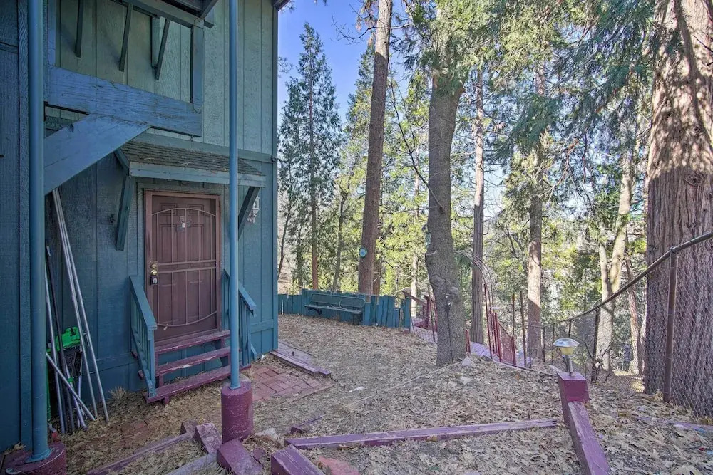 Relaxing Lake Arrowhead Home ~ 1 Mi to Lake!