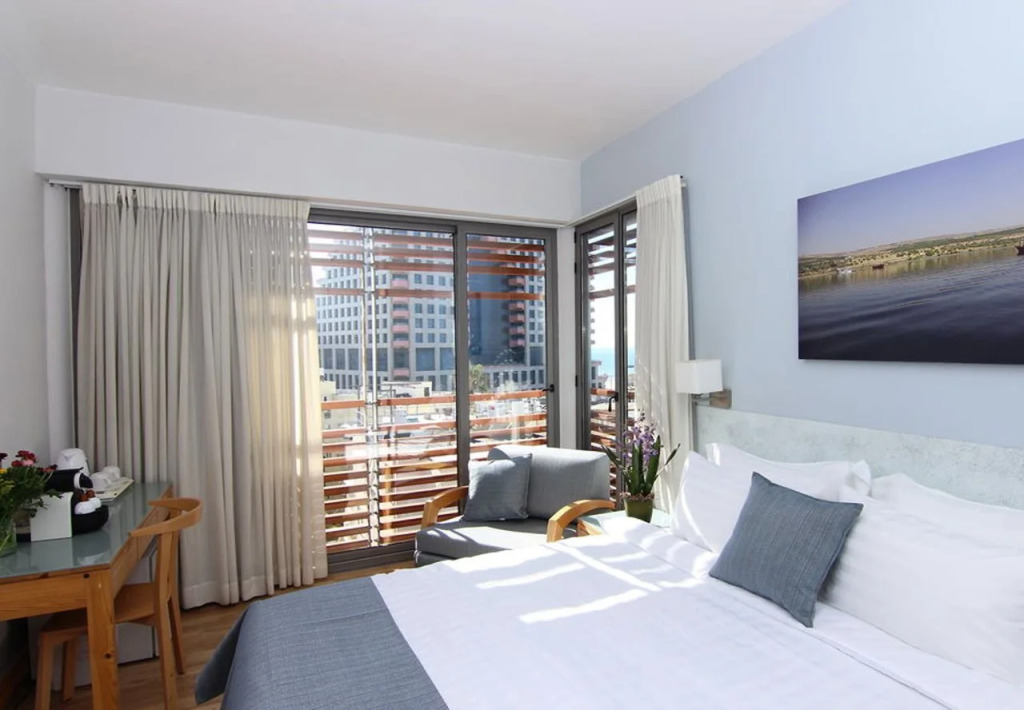 Hotel Poli Urban By AFI Hotels
