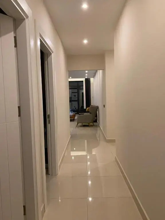 cozy 2 bedroom condo with pool and amenities
