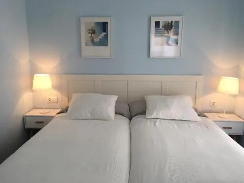 Apartamento Cantabrico junto a la playa y al Hospital Puerta del Mar