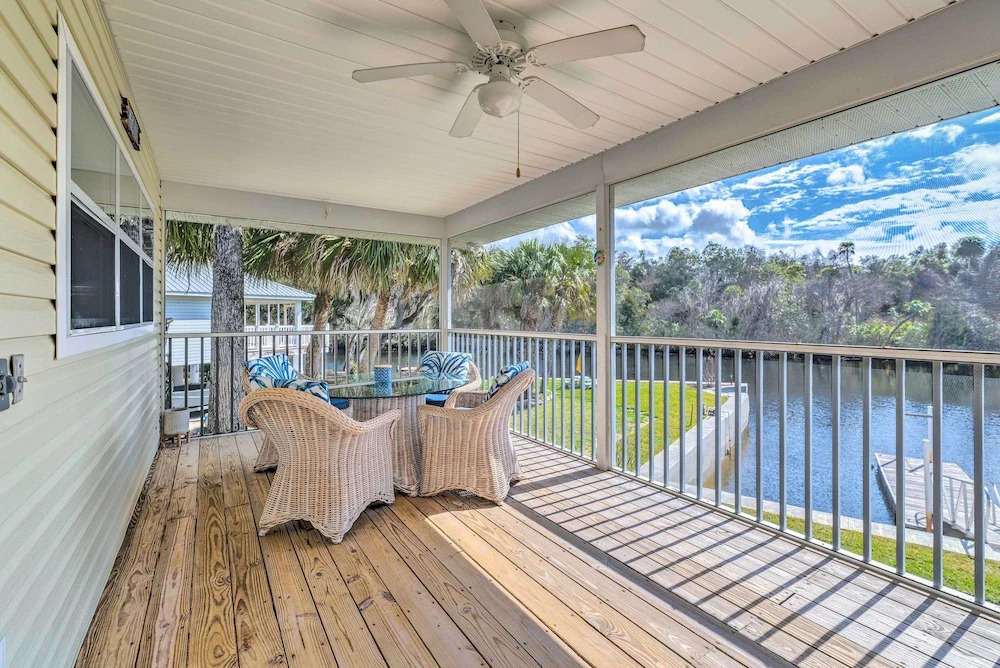 Withlacoochee River House w/ Dock + Kayaks!