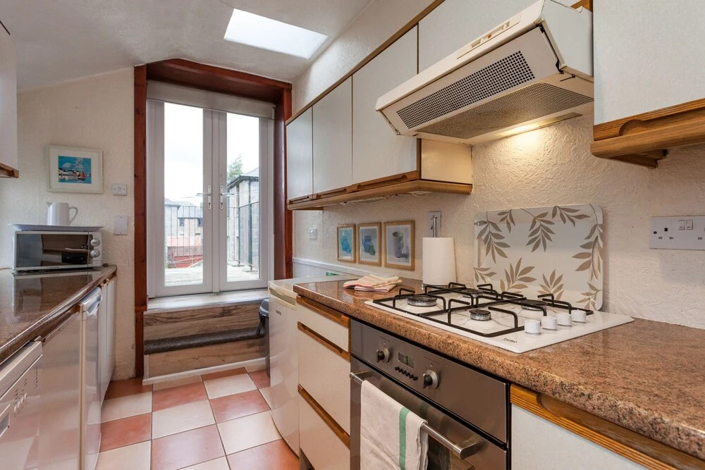 Cosy 5BD Double Upper Flat - Heart of Aberdeen