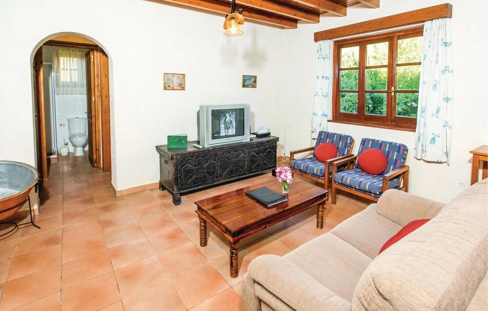 Awesome Home In Neo Chorio