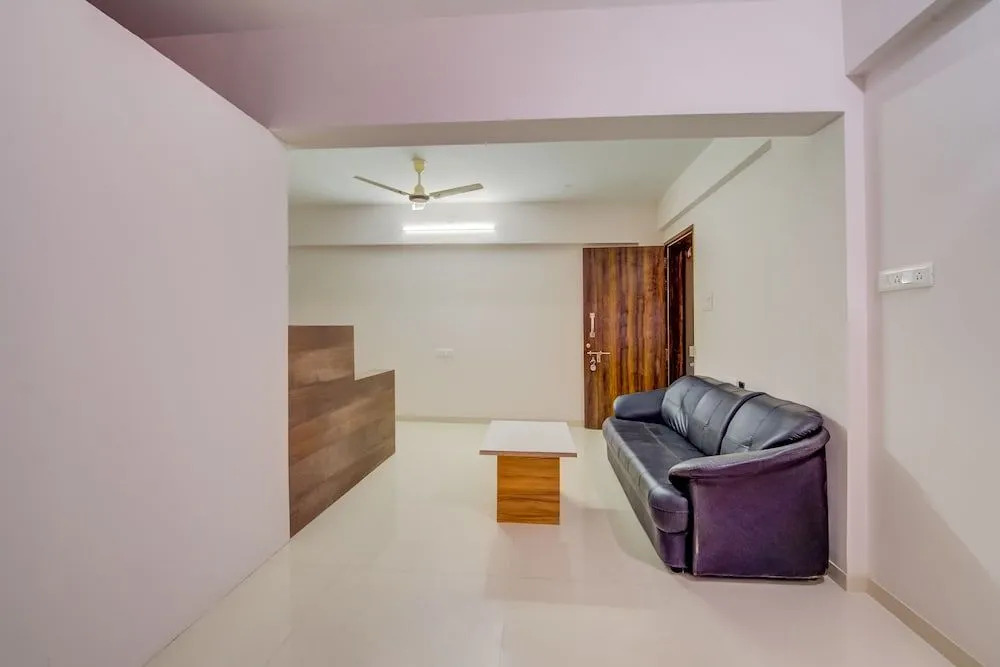 OYO 22102 Habitat Service Apartment