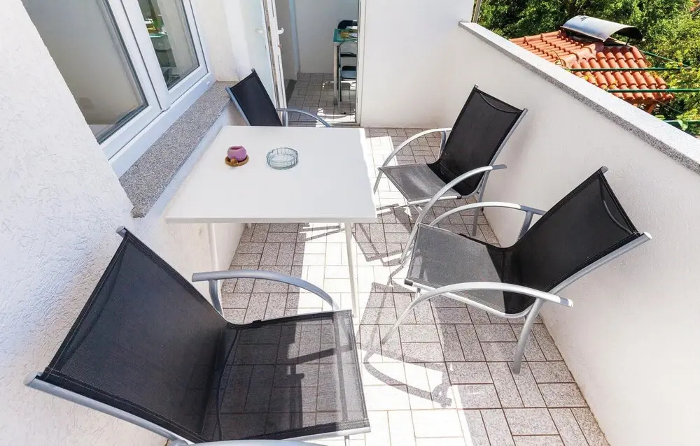 Beautiful Home in Crikvenica With Wifi and 2 Bedrooms