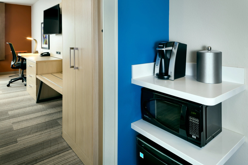Holiday Inn Express & Suites - Medford by IHG