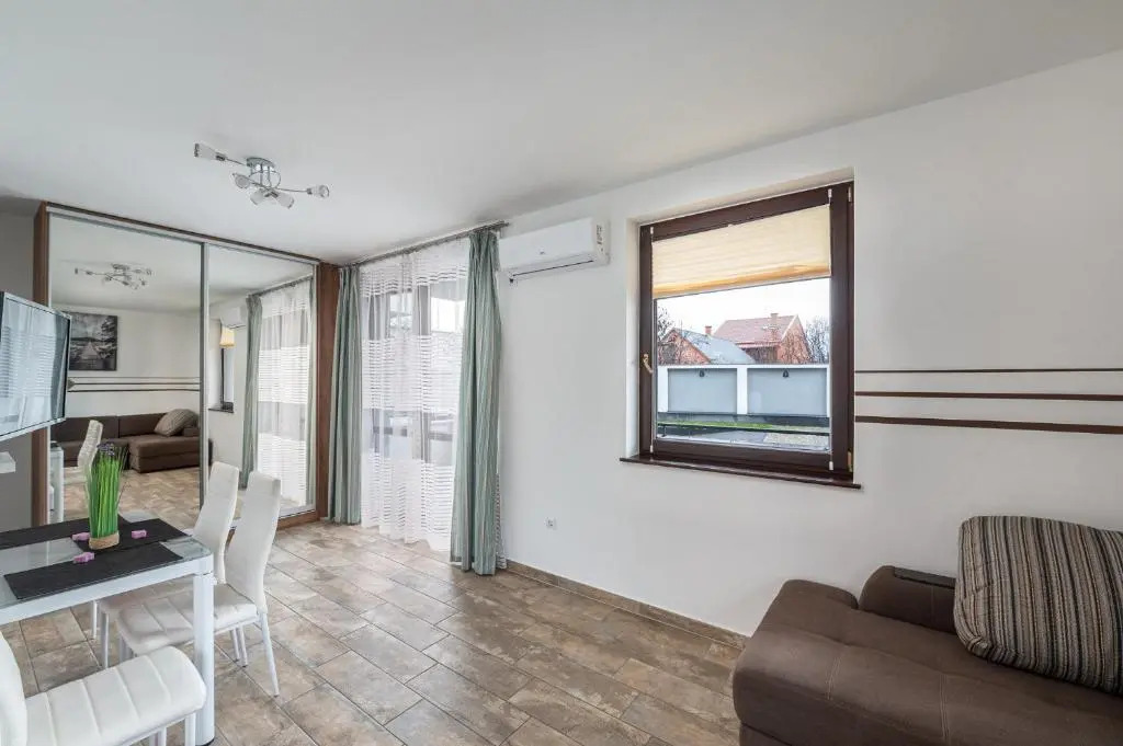 Art Apartments