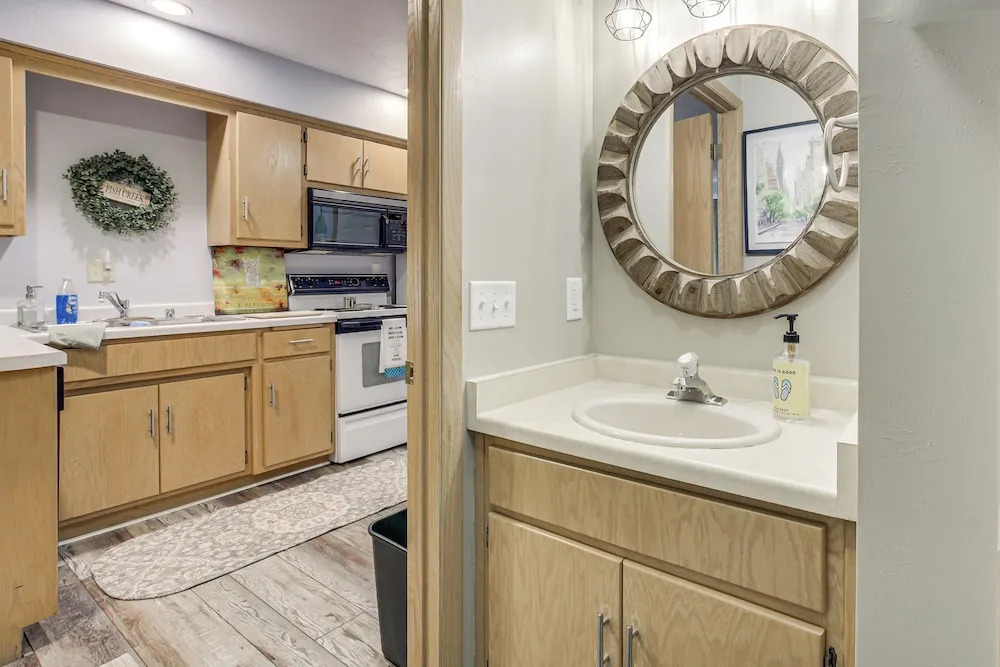 < 1 Mi to Peninsula State Park: Central Condo