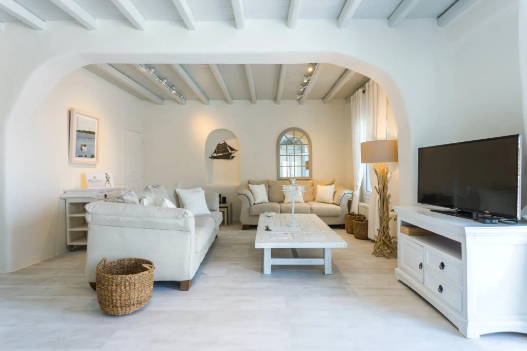 Luxury House with Private Pool 1A