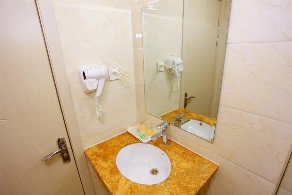 Northeast Pearl Hotel (Dalian Ansheng branch)