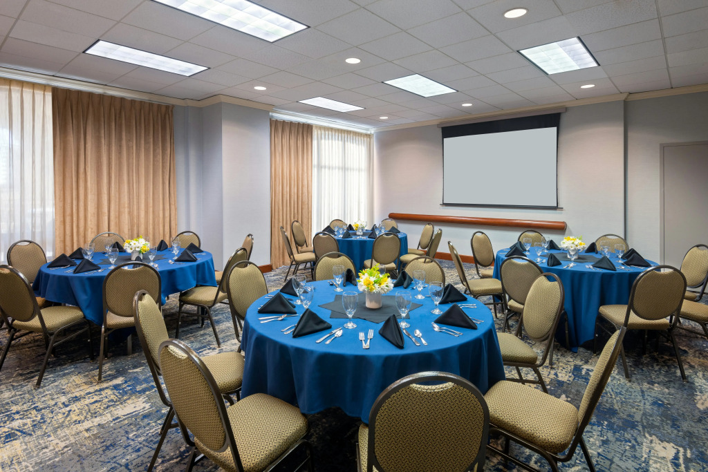 Hampton Inn & Suites Country Club Plaza
