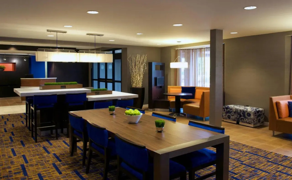 Country Inn & Suites by Radisson, Columbus-Edinburgh