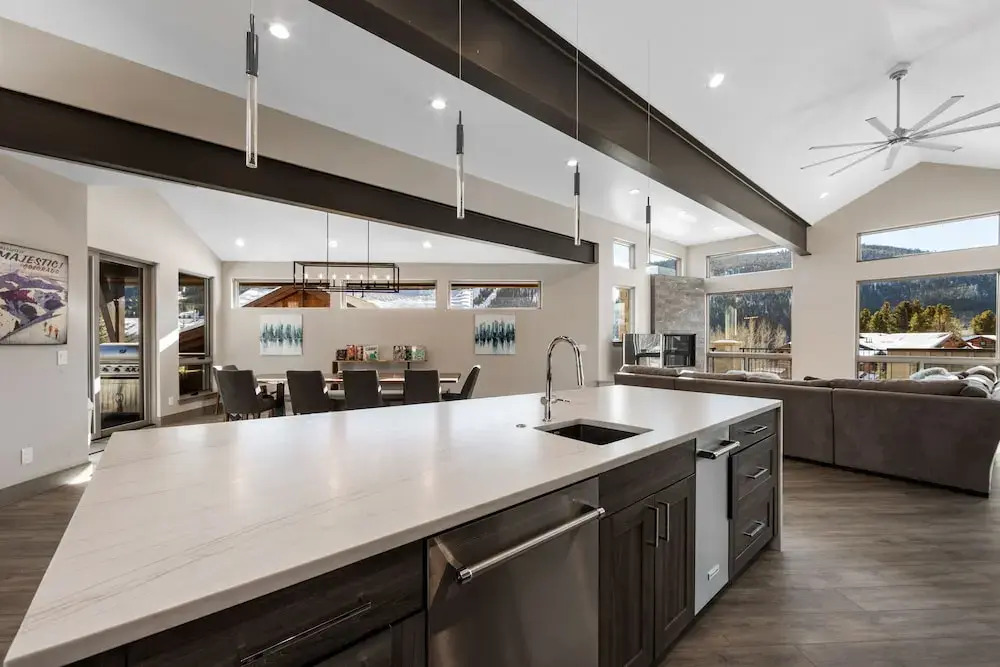 200 Caravelle Drive