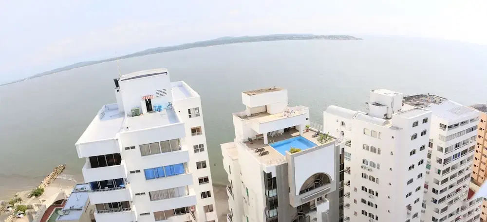 Apartment in Front of the Sea 1620A