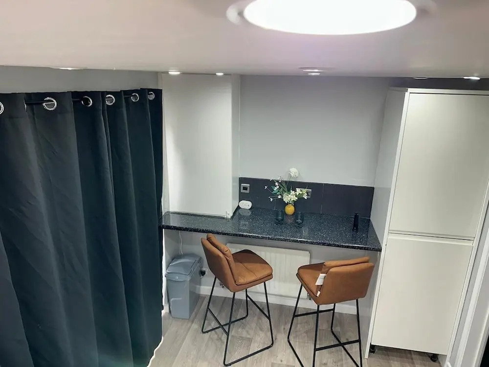 House Sleeps 7 - Contractors, Free Parking