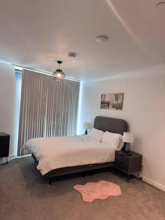 City Centre - 2-bed High Rise Apartment - Sleeps 4