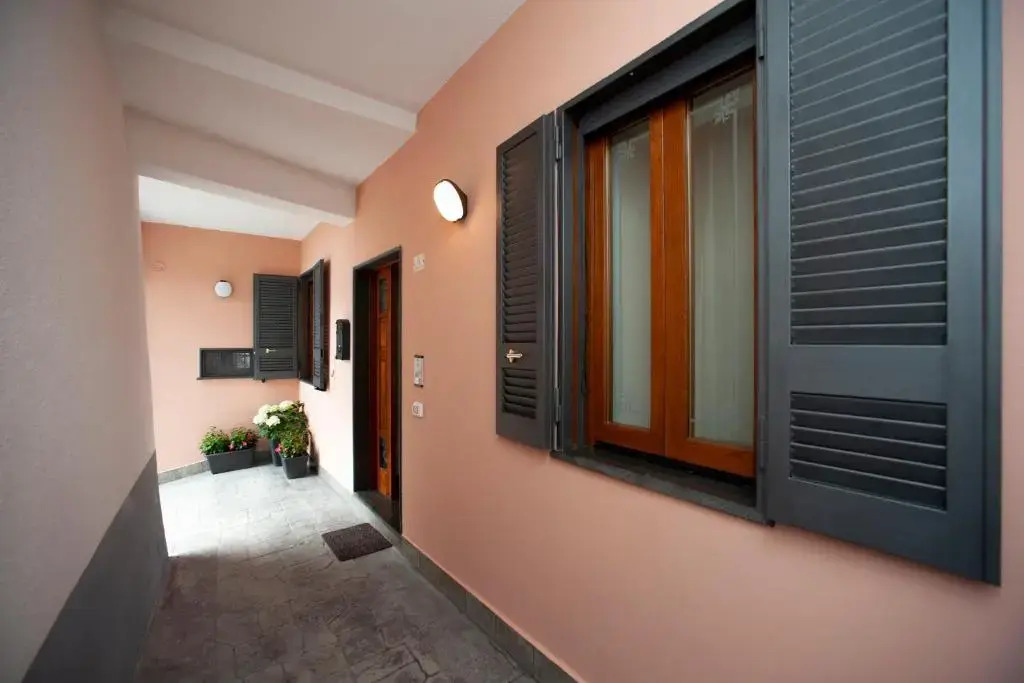 L'Arco Tra I Sentieri