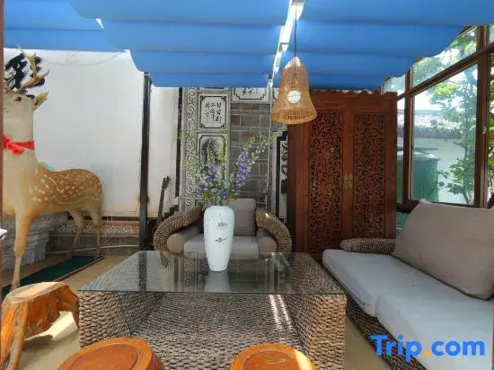 Yiyun Boutique Hostel