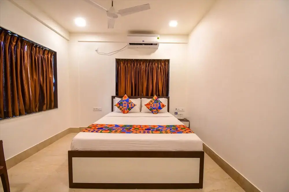 Fabhotel Moubani Residency