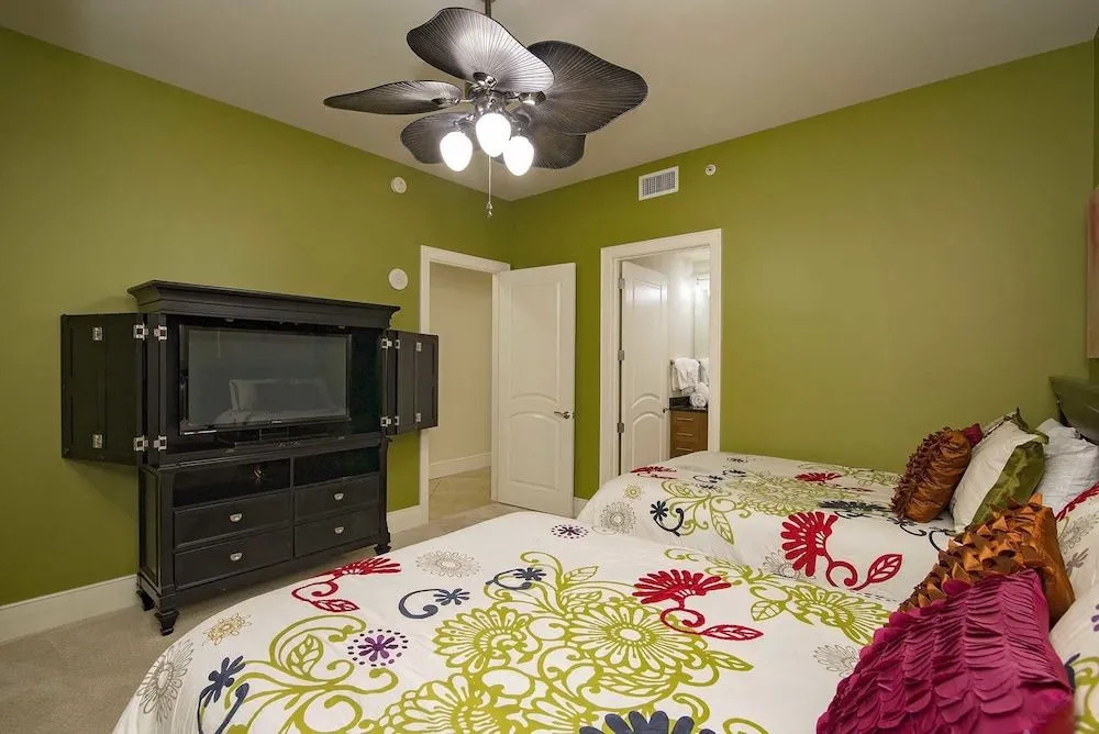 Turquoise Place C2504 3 Bedrooms 3.5 Bathrooms Condo