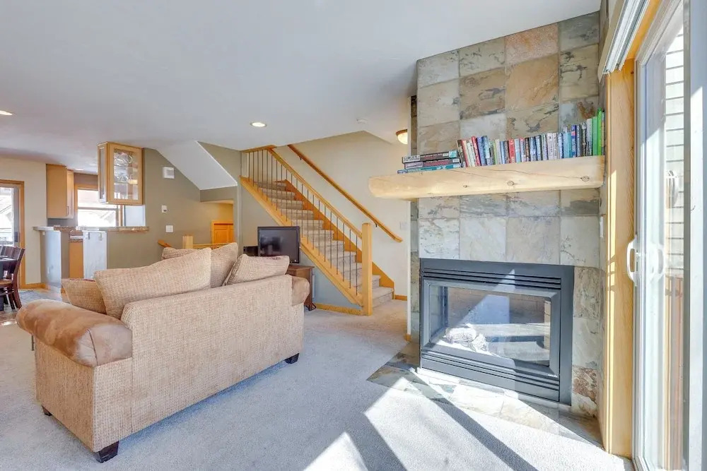 Airy Winter Park Gem w/ Private Outdoor Hot Tub!