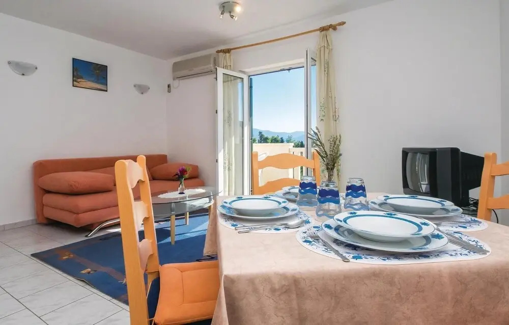 Awesome Apartment in Supetar With 2 Bedrooms and Wifi