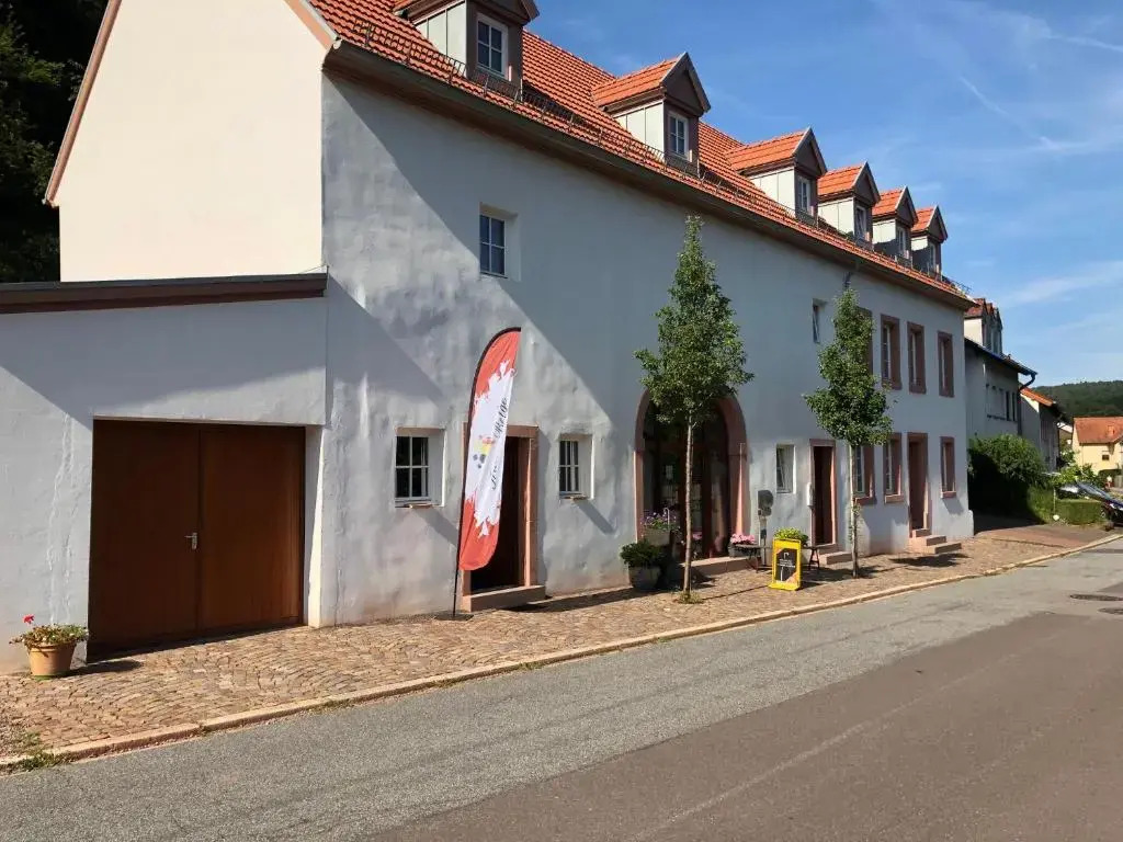 Erasmus 1901 Apartments