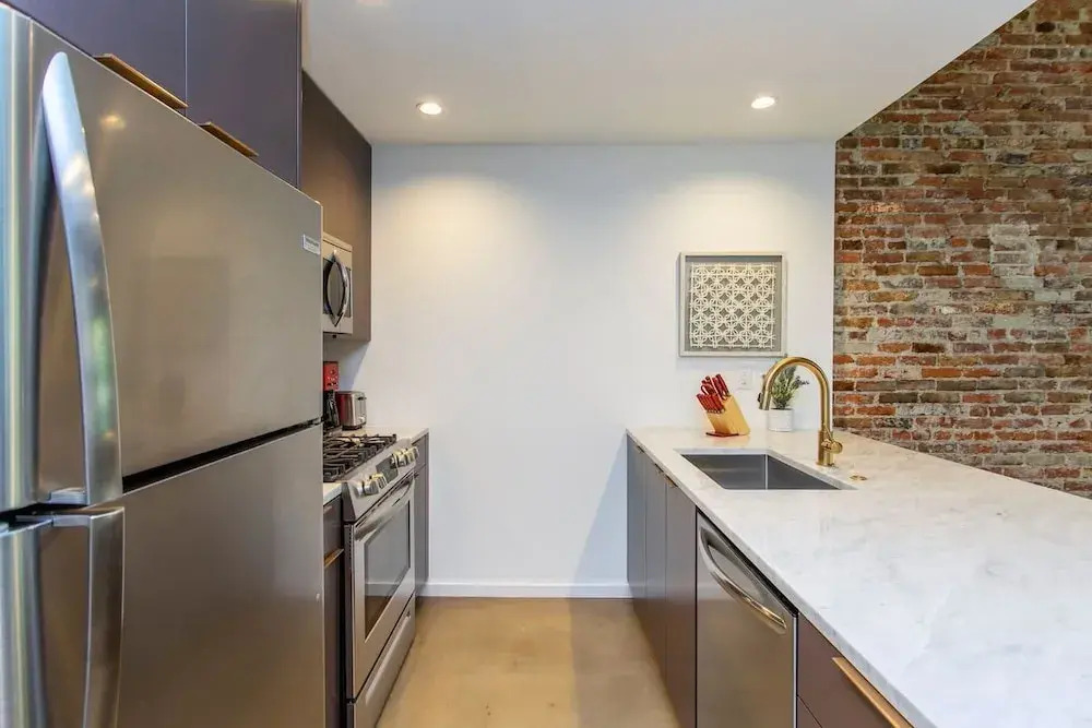 Inventors Loft 1 - Relax/play/explore- Center City