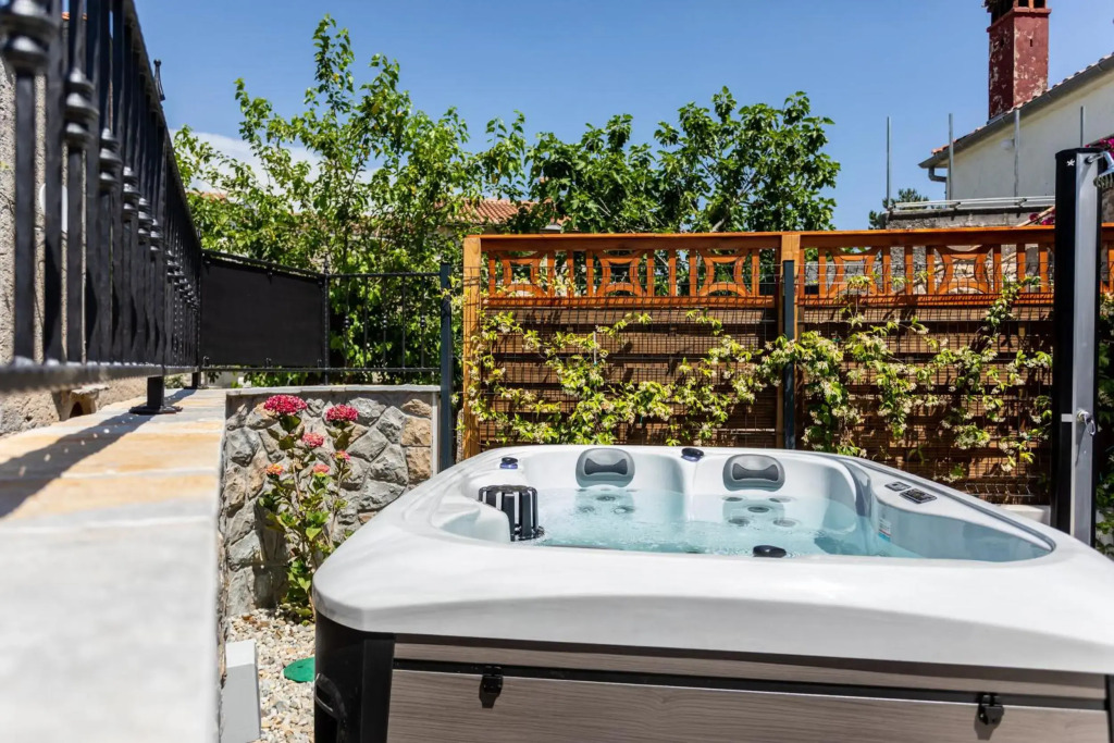 Relax Village Home Mare