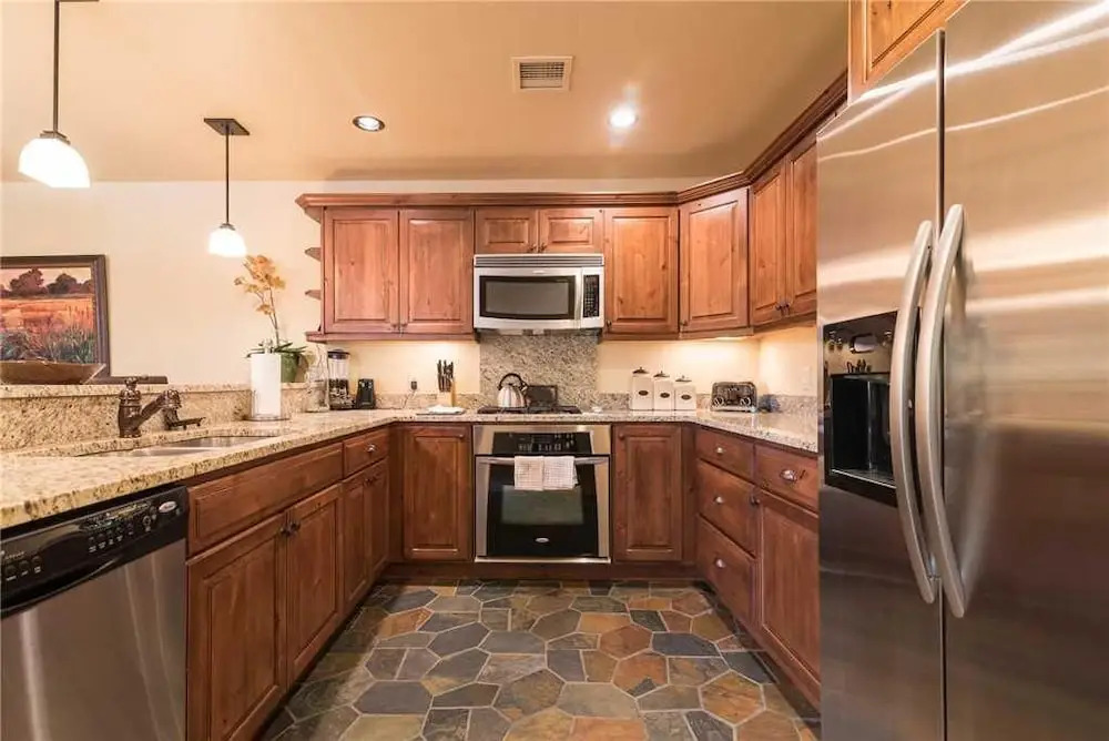 6204 Bear Lodge, Trappeur's Crossing Apartment 4