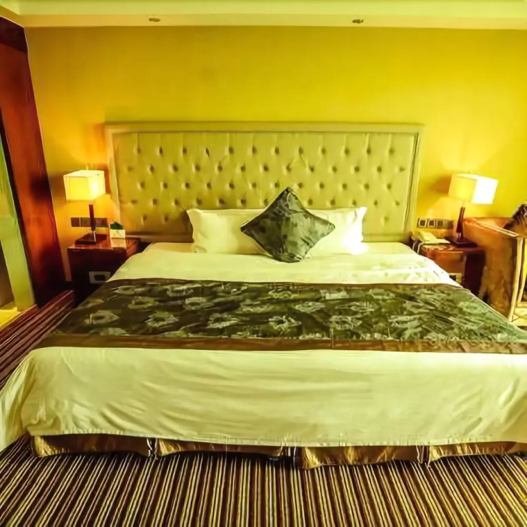 Holiday Hotel