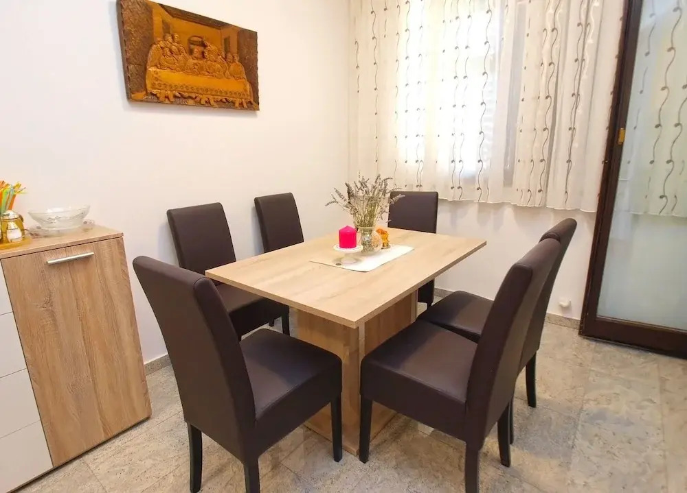 Apartment 1424