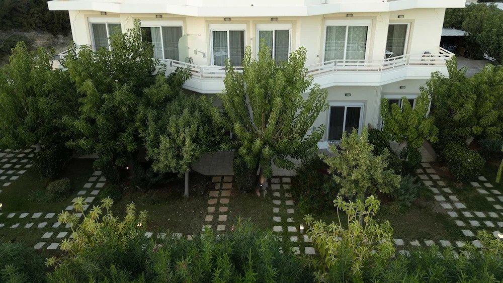 Mear Family Escape - Summer Cretan Getaway