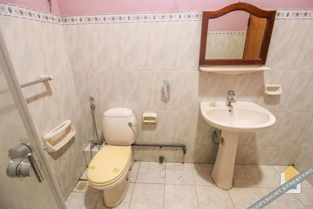 The Bro Hotel by OYO Rooms