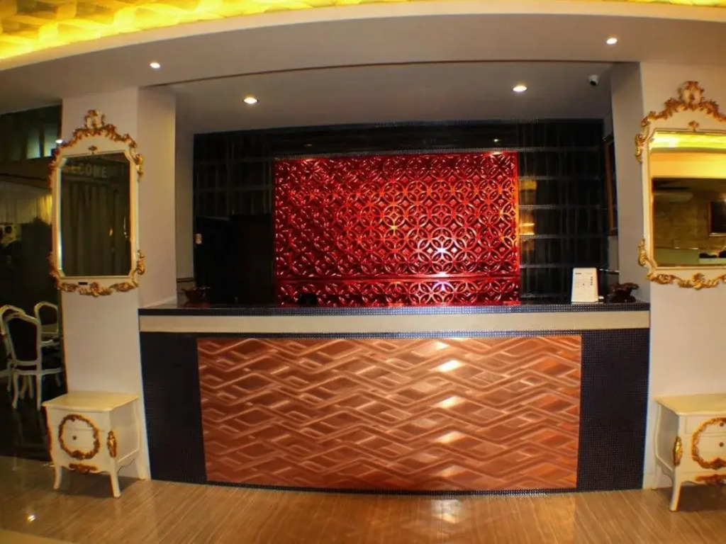 Grand Batik Inn