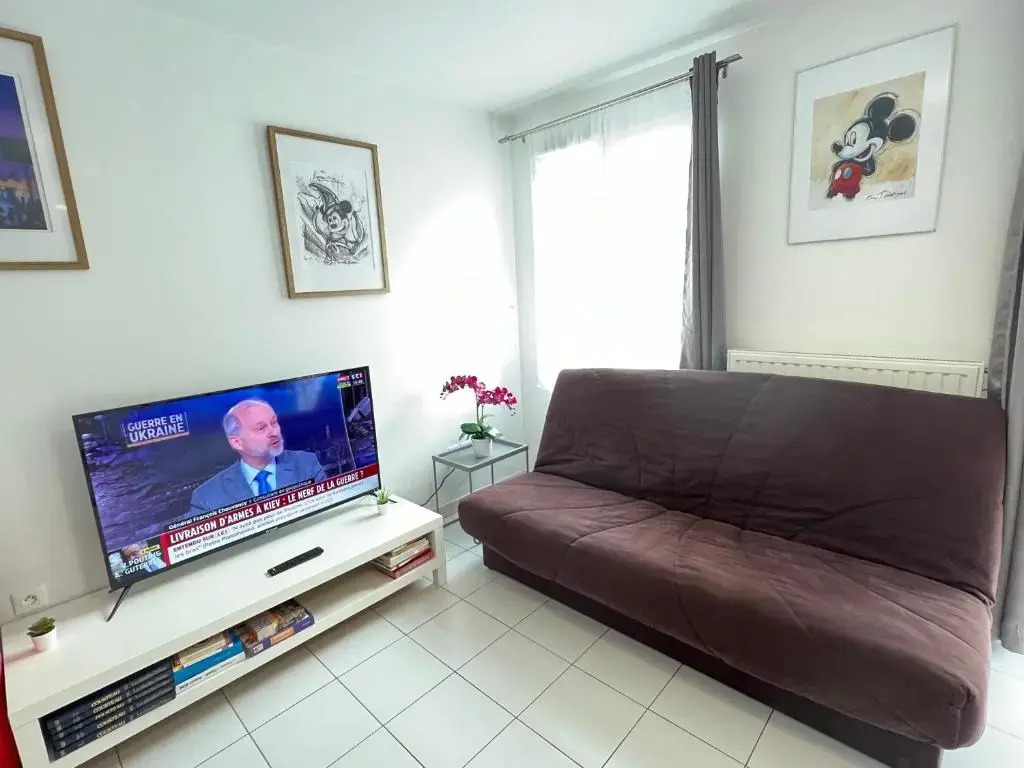DISNEYLAND PARKS 1,4 Km - Family Suite Apartment - 6 persons maximum