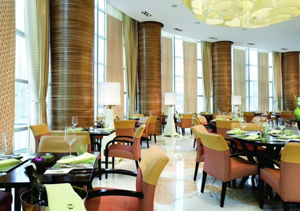 The Ritz-Carlton Beijing, Financial Street