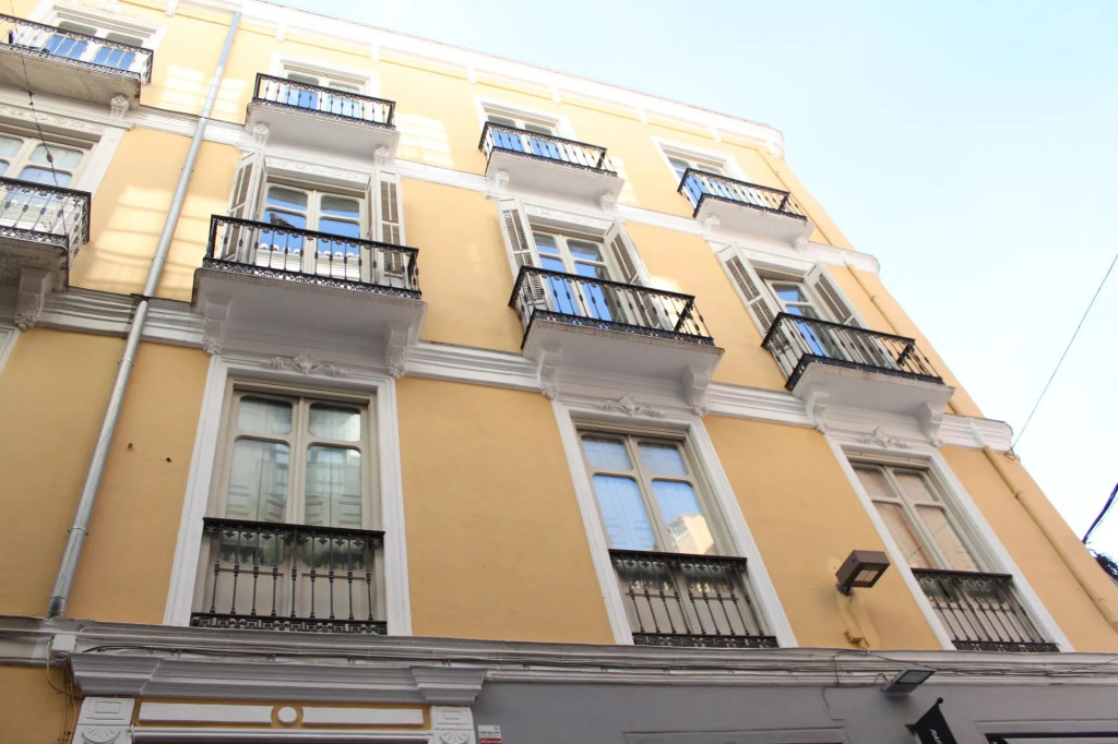Life Apartments Calderón