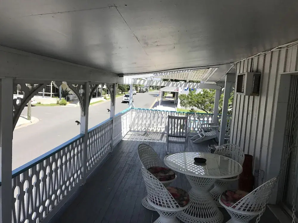 Cedar Inn