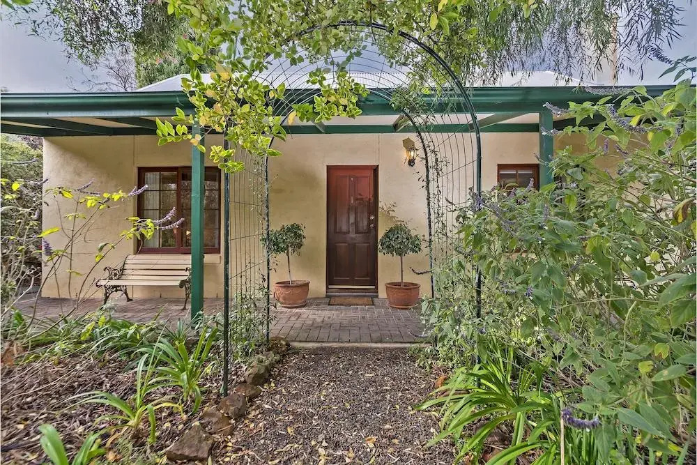Country Pleasures Bed and Breakfast