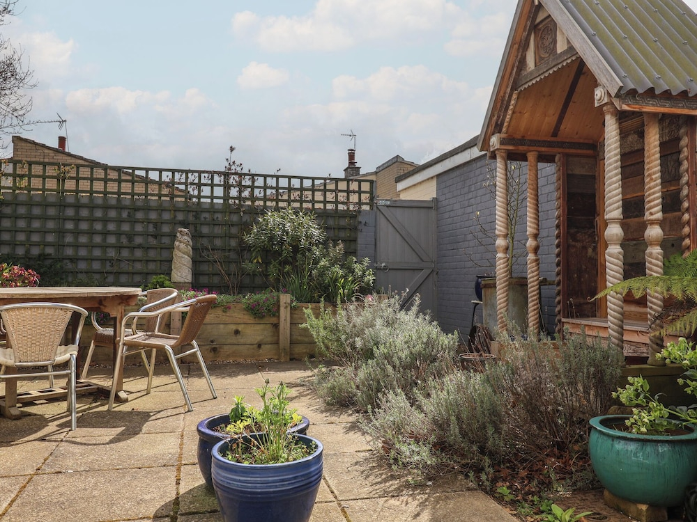 The Orchard Close Art House
