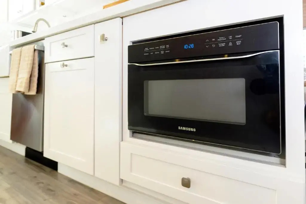 Luxury Condo with Fabulous Ocean Views on 24th Floor - Close to Beach - Parking, AC, WiFi