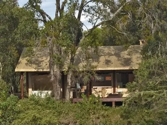 Ngerende Island Lodge