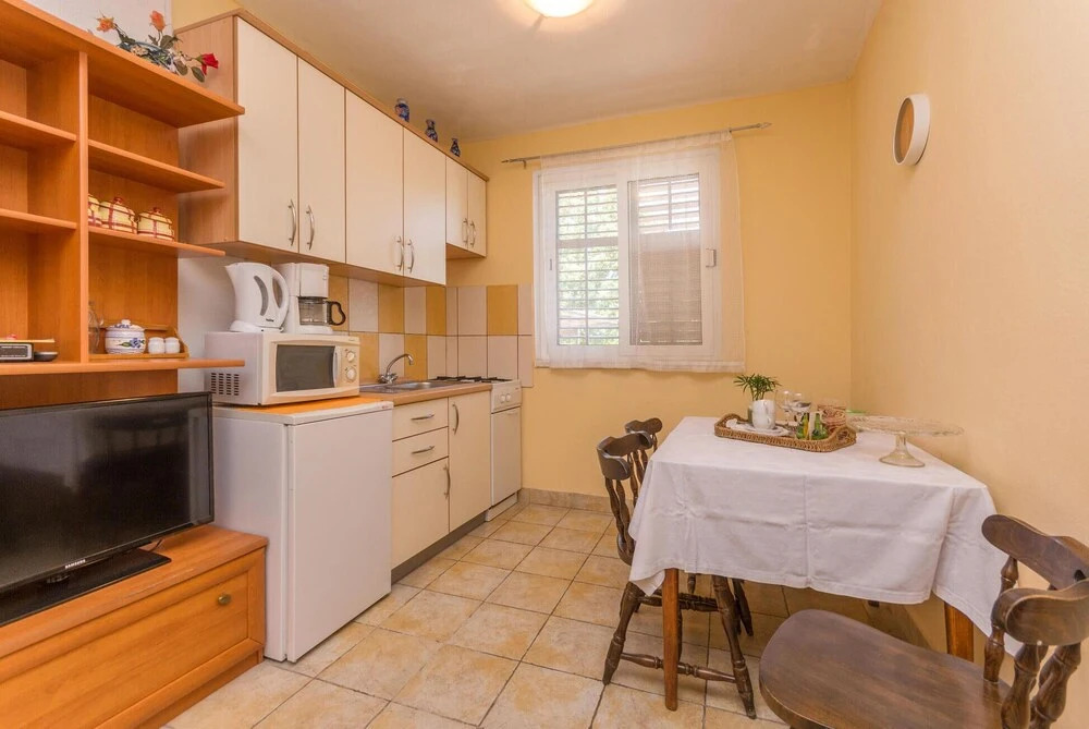 Amazing Apartment in Pakostane With 2 Bedrooms