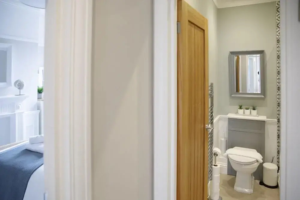 The Grove Apartment With Free on Street Parking