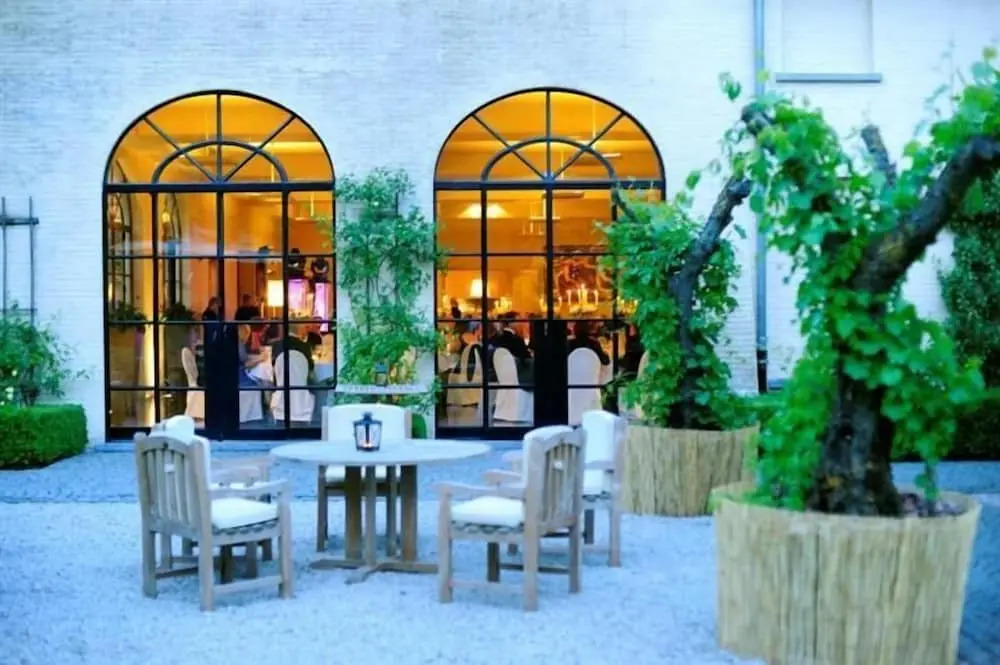 Hotel De Barrier